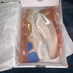 Laceless Vapormax, Men’s Size 7 Women’s 9